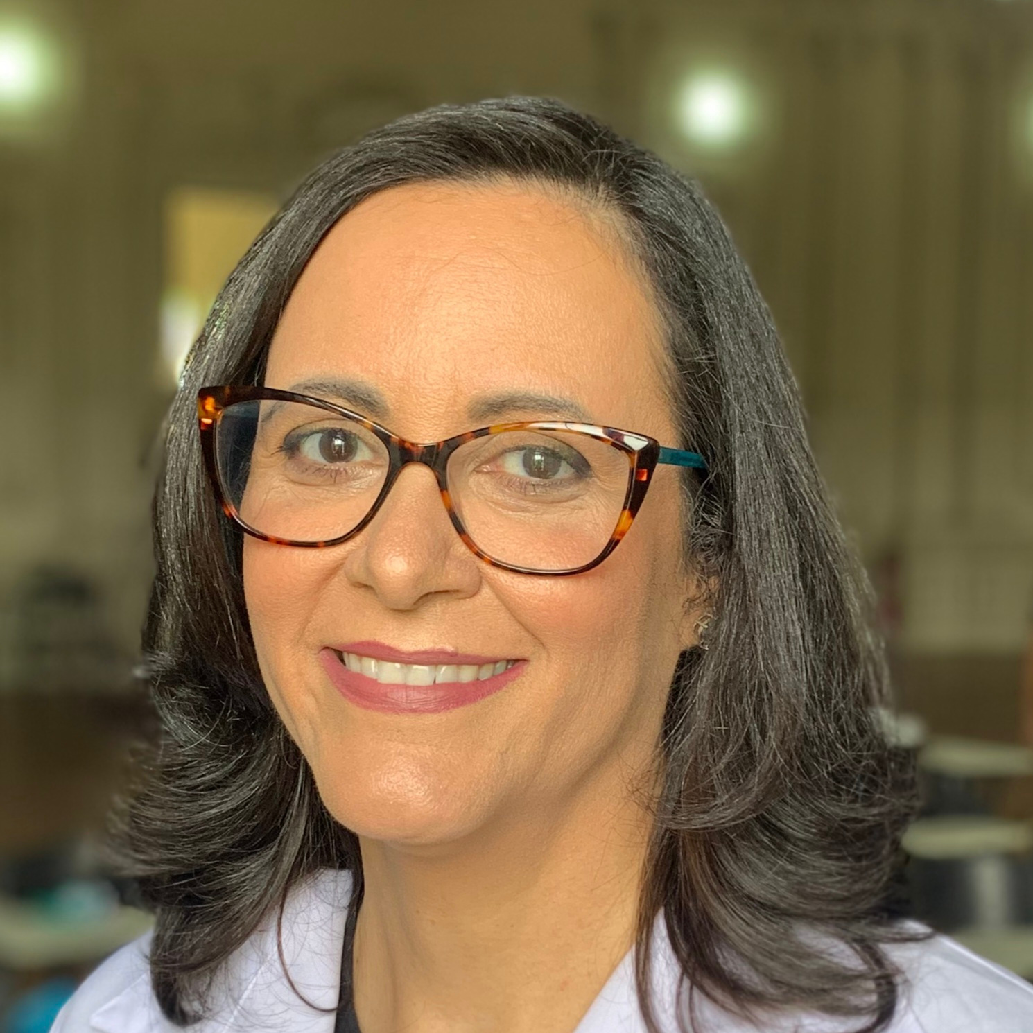 Imagem ilustrativa do convidado Adriane Ribeiro Teixeira